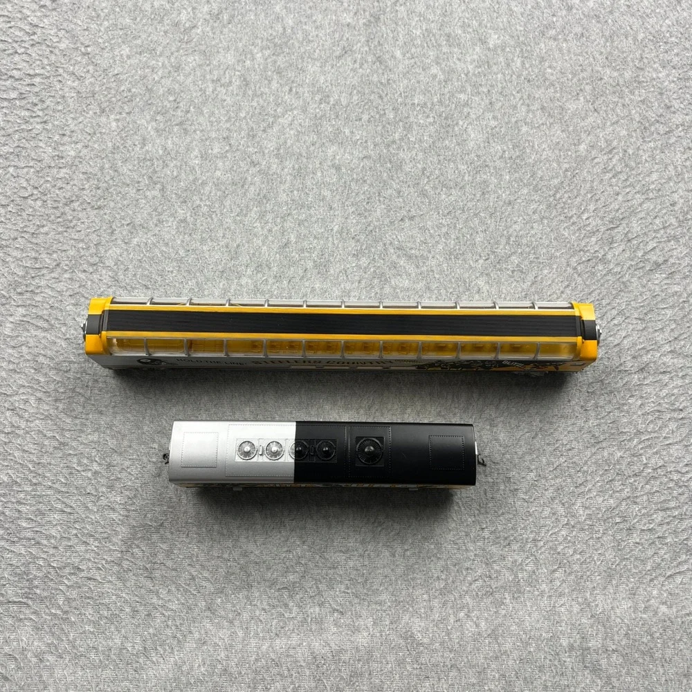 Bachmann Pittsburgh Steelers Model Train Cars HO Scale Silver Yellow NFL 2pc Set